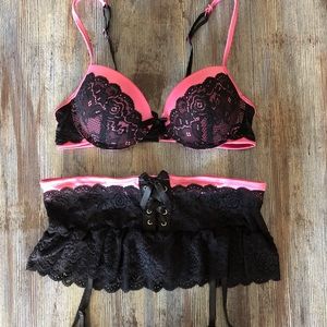 Lingerie-Bra and Garter Belt/Thong Combo